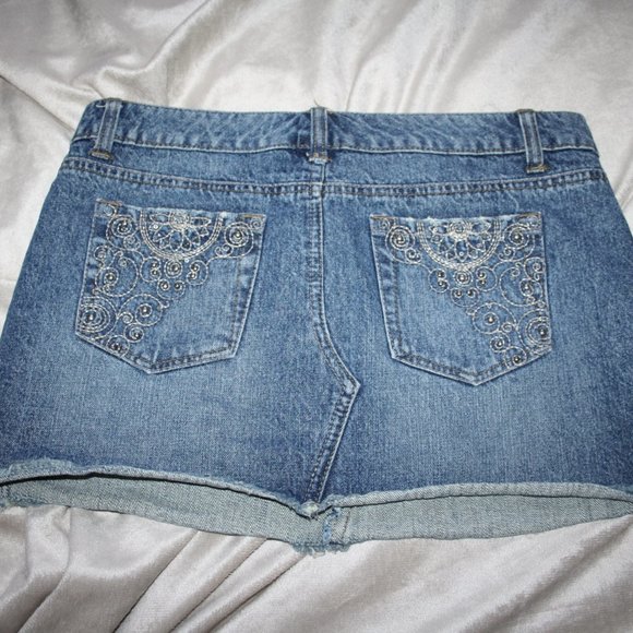 ✨ So Wear it Declare it Jean skirt with silver size 7 - Picture 3 of 4